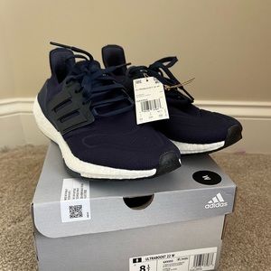 Adidas Ultraboost 22 Women’s Brand New: size 8.5 Collegiate Navy